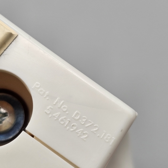 Vintage Cutco Kitchen Knife Sharpener Hand Held Pull Through Manual White Brown - Picture 8 of 8